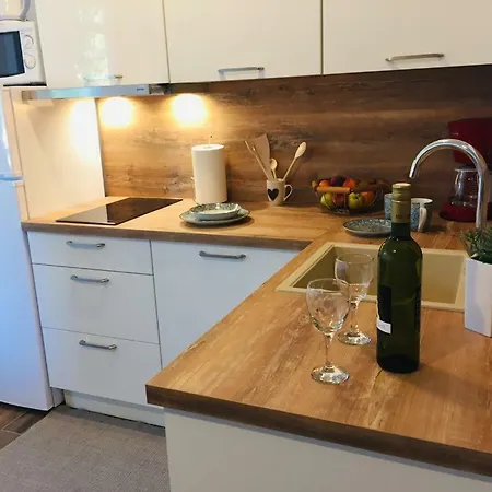 Bianca - With Terrace Near The Sea Apartament *