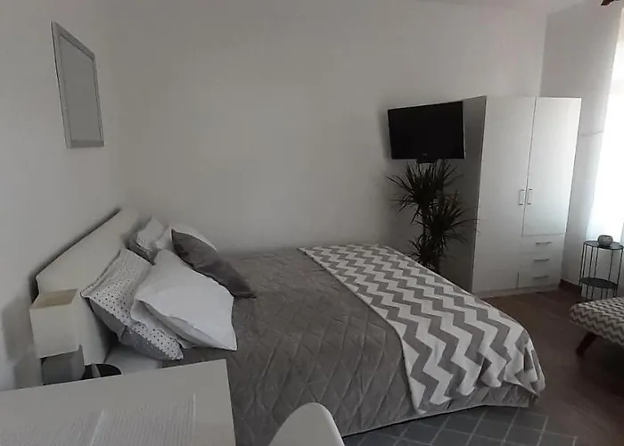 Apartment Bianca - With Terrace Near The Sea *