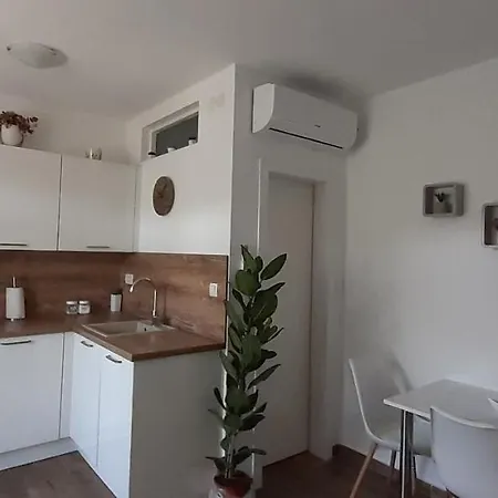 Apartment Studio Bianca - Studio With Terrace Near The Sea