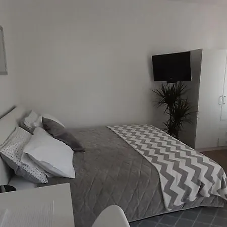 Apartment Studio Bianca - Studio With Terrace Near The Sea *