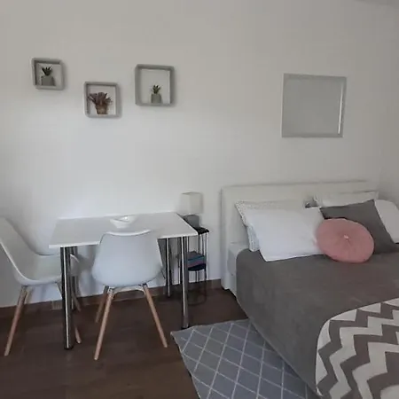 Appartement Bianca - With Terrace Near The Sea Sukošan