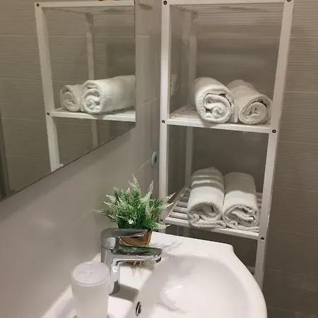 Bianca - With Terrace Near The Sea Appartement Sukošan