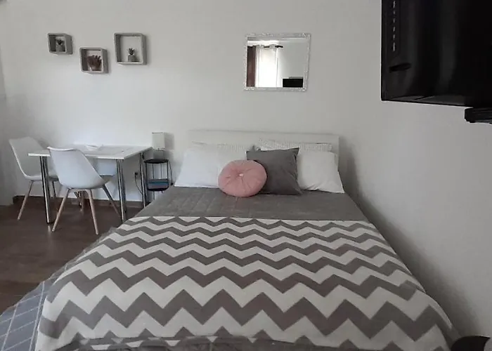 Bianca - With Terrace Near The Sea Apartment Sukošan