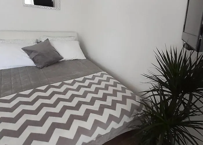 Bianca - With Terrace Near The Sea * Sukošan