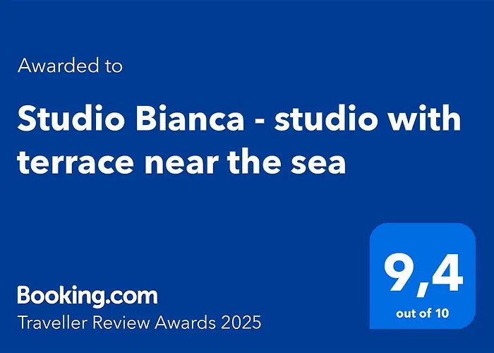 Apartment Bianca - With Terrace Near The Sea Sukošan